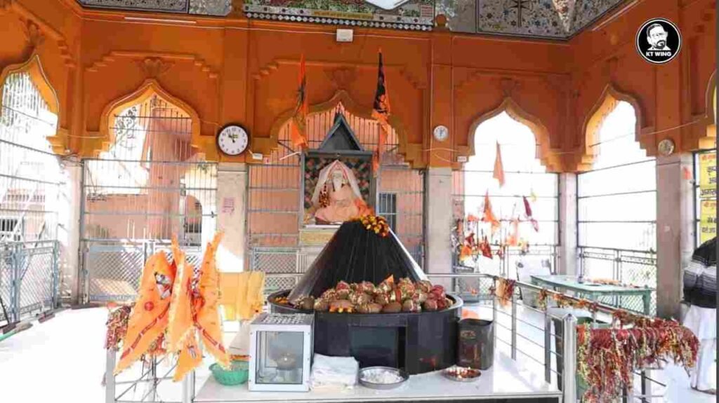 Gufa wala Baba Baghpat गुफा वाला मंदिर बागपत समाधि